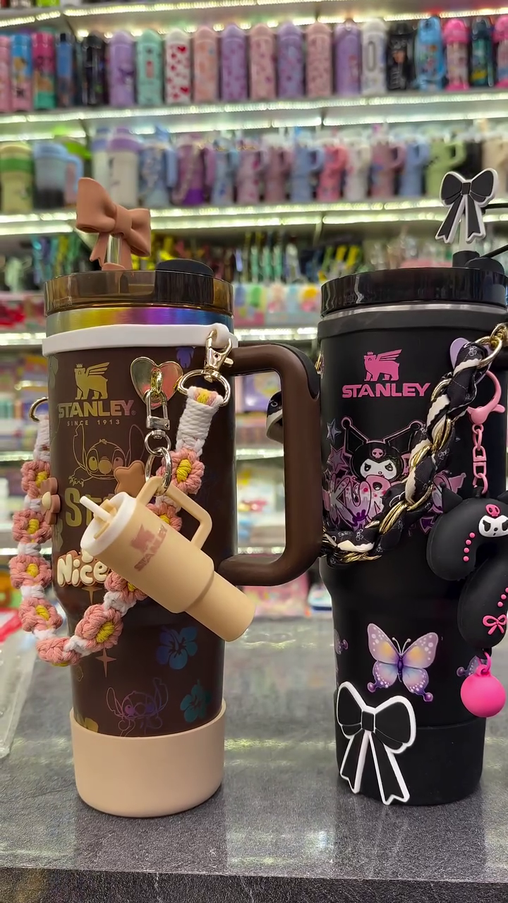 🥤 Stay Hydrated in Style with Trendy Character Tumblers