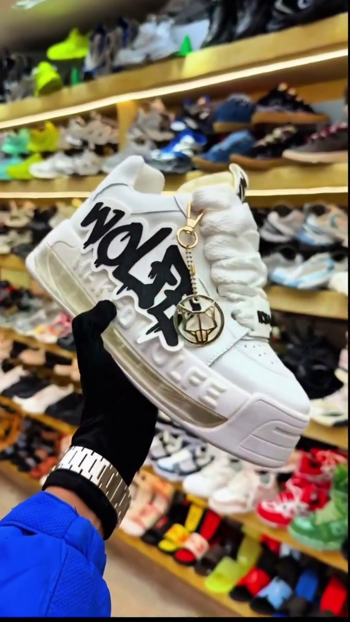 👟 Fashion Chunky Sneakers – Bold Style, Maximum Comfort